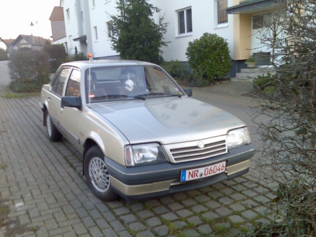 das war kurz nach´m Kauf, die Felgen gab´s fürn nen Teuro bei egay